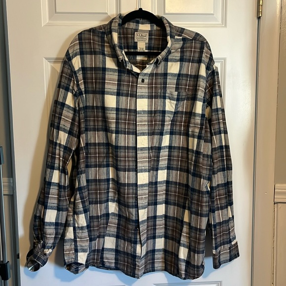 L.L. Bean Other - LL Bean Men’s XXL flannel button down shirt navy/beige/brown. Great condition